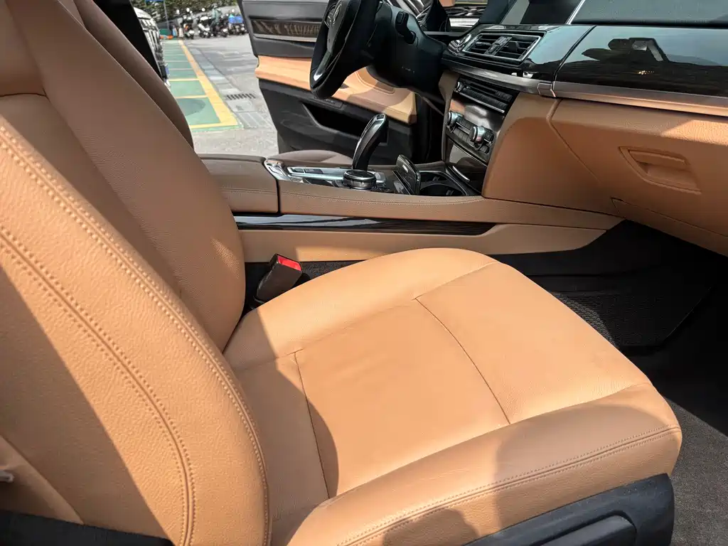 BMW 7 Series 2014 — фото 19