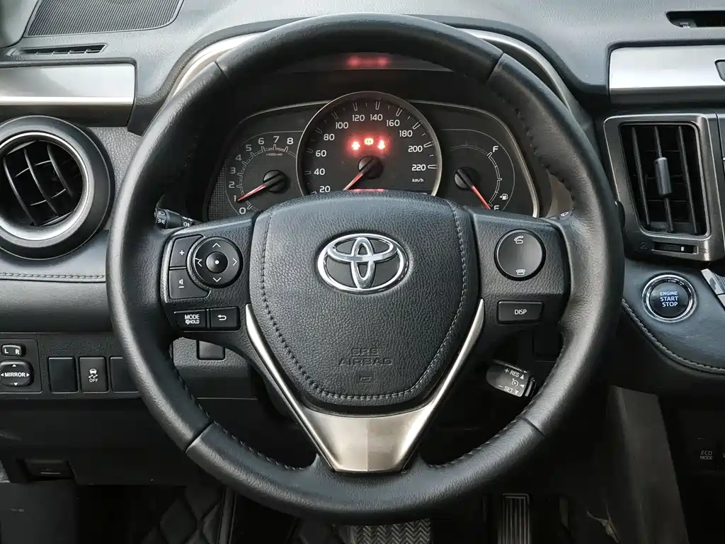 Toyota RAV4 2015 — фото 11