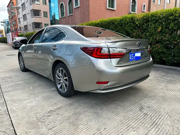 Lexus ES 2018