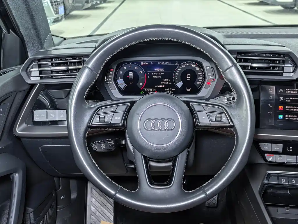 Audi A3 2023 — фото 10