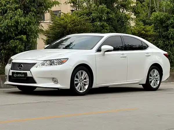 Lexus ES 2014