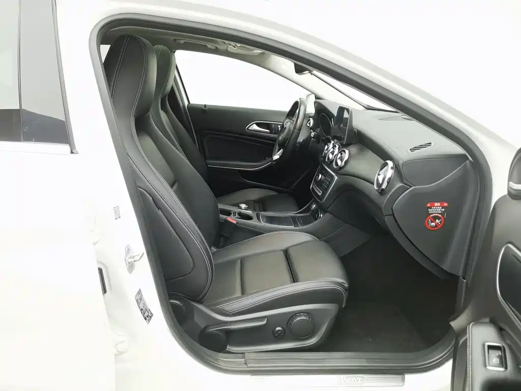 Mercedes-Benz GLA 2018 — фото 23