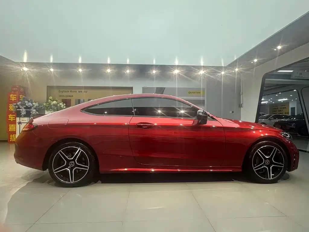 Mercedes-Benz C-Class 2023 — фото 12