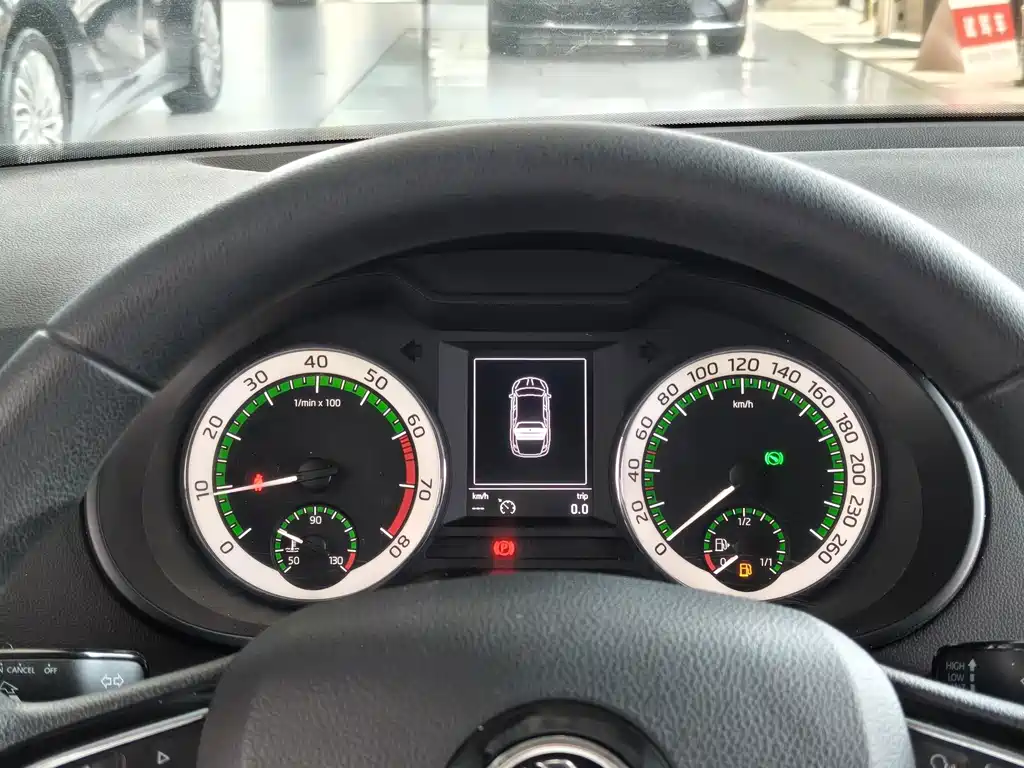 Skoda Octavia 2021 — фото 9