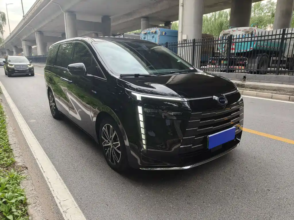GAC Motor E8 PHEV 2024 — фото 3