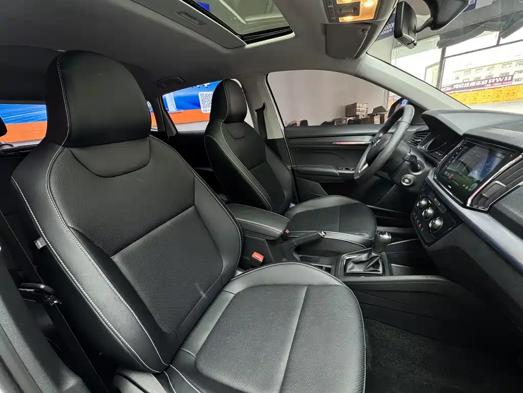 Skoda Kamiq 2023 — фото 15