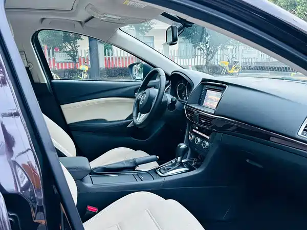 Mazda Atenza 2015