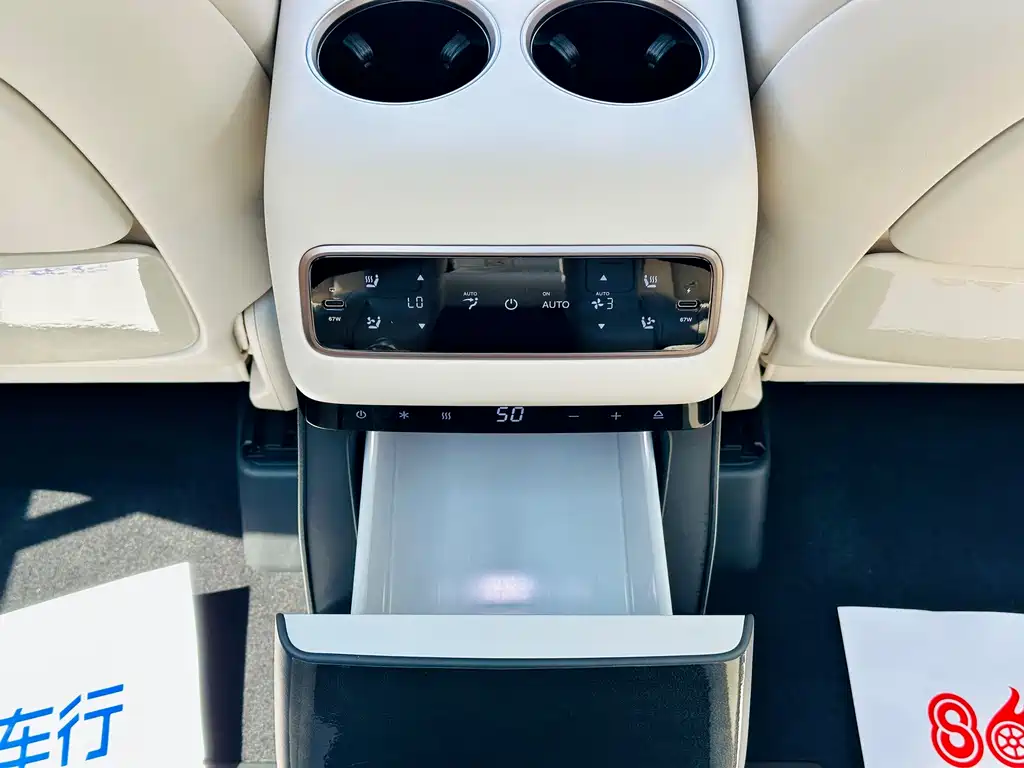 Li Auto MEGA 2025 — фото 16