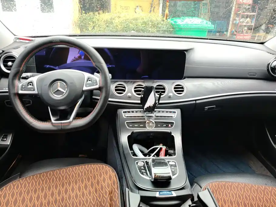 Mercedes-Benz E-Class 2018 — фото 12
