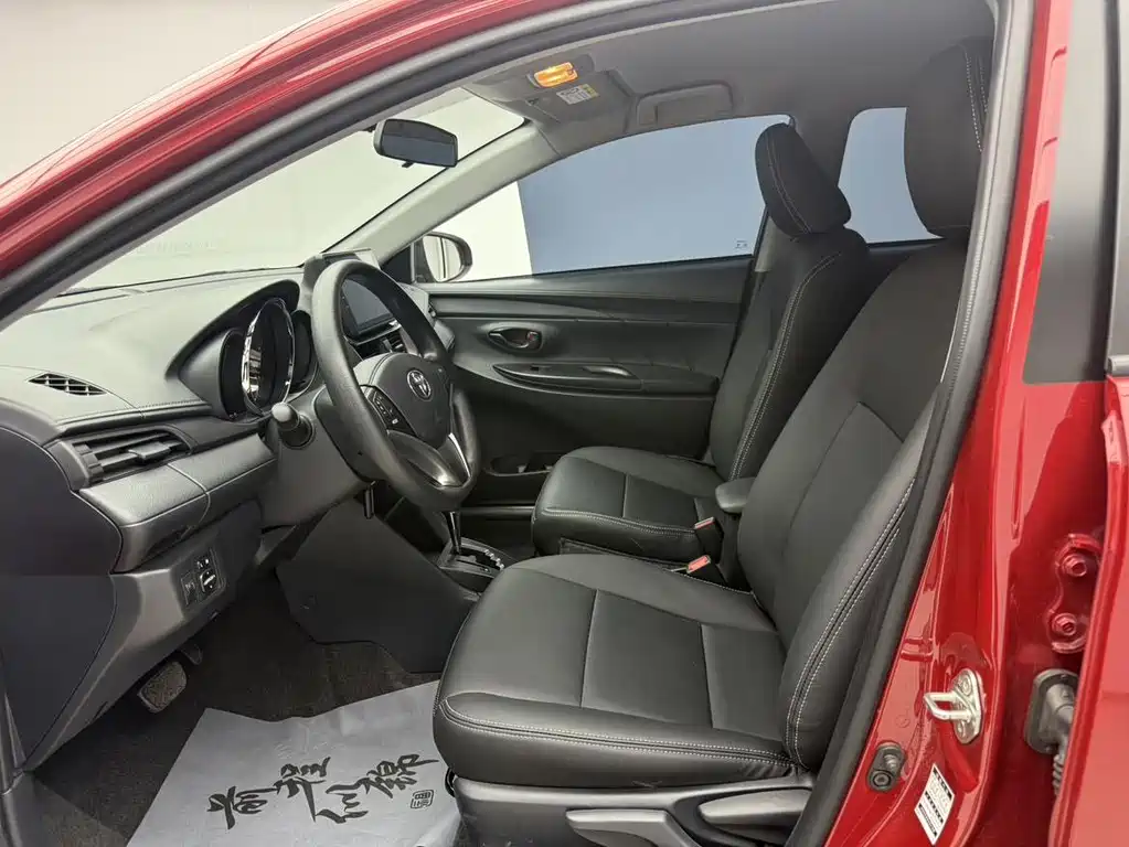 Toyota Yaris L 2022