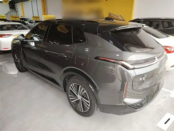 Lynk & Co 08 EM-P 2023