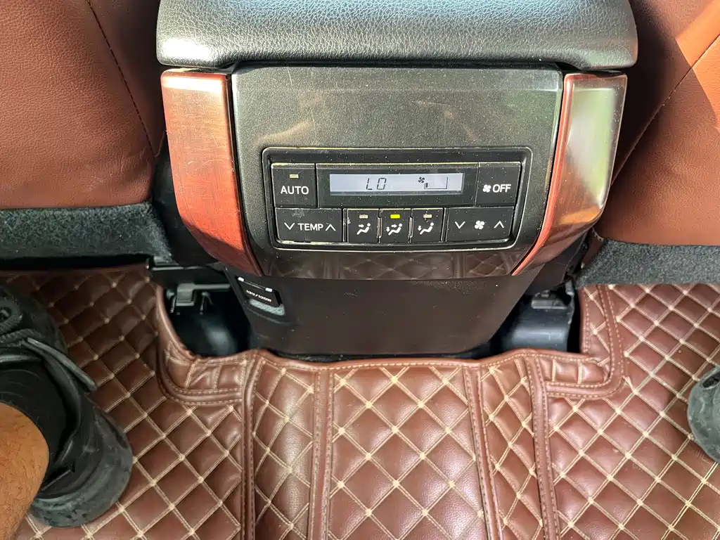 Toyota Prado 2018 — фото 11
