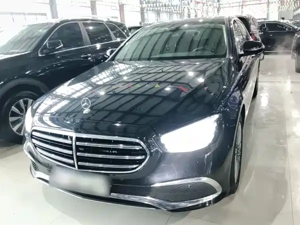 Mercedes-Benz E-Class 2022