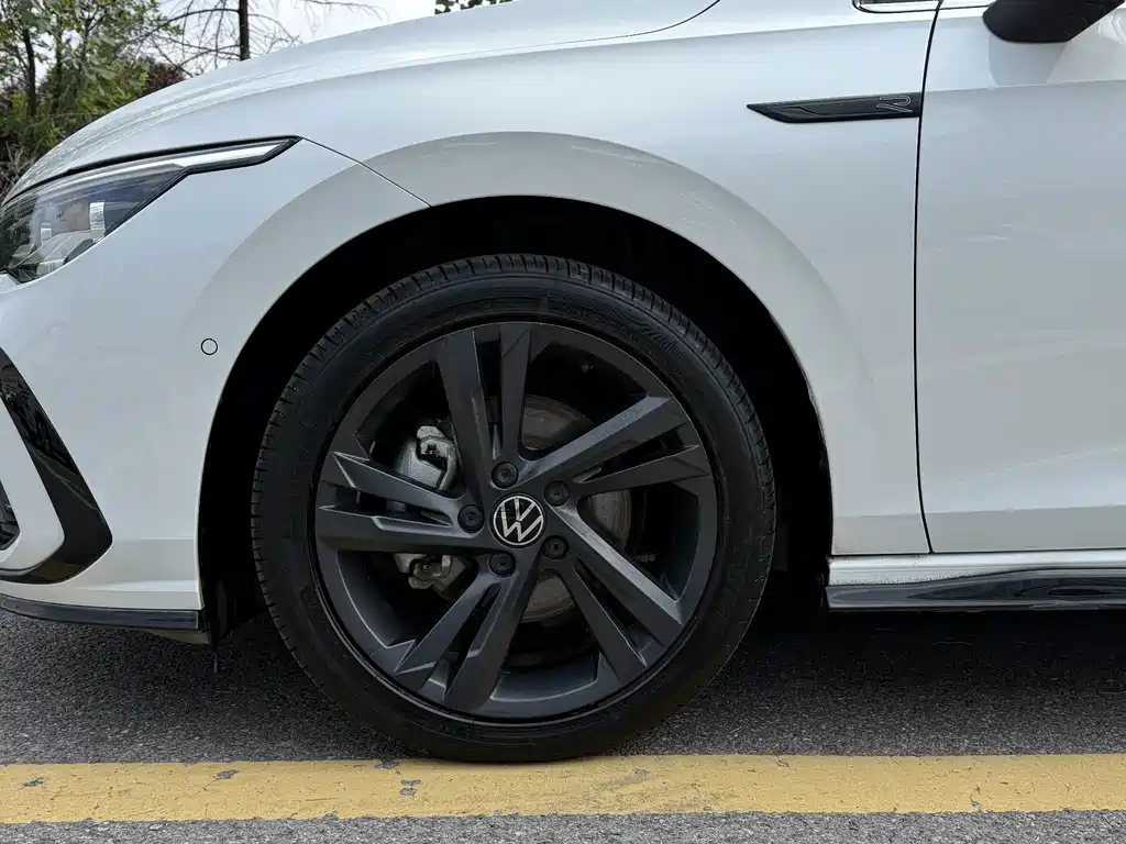 Volkswagen Golf 2023