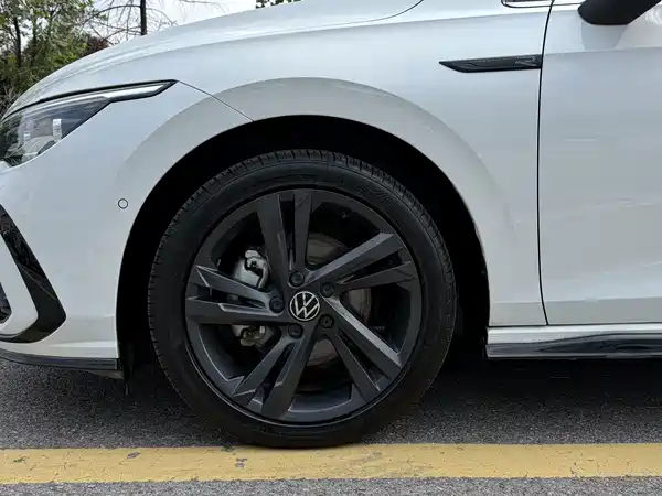 Volkswagen Golf 2023