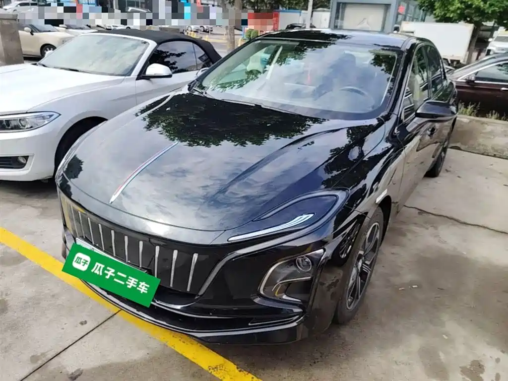 Hongqi E-QM5 2024 — фото 1