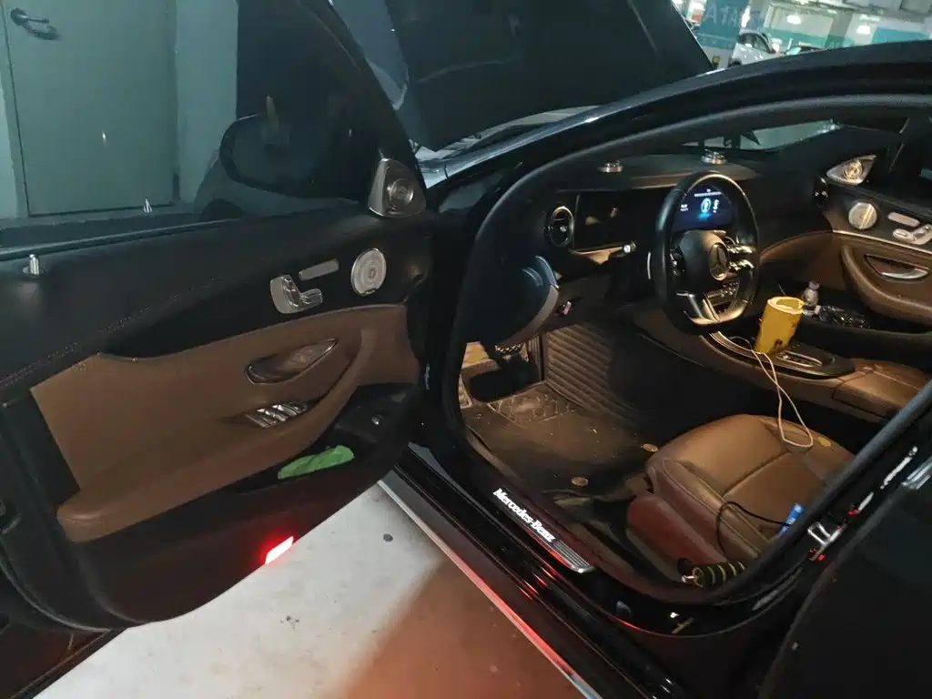 Mercedes-Benz E-Class 2023 — фото 13