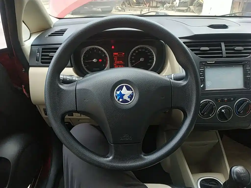 Venucia R50 2014 — фото 11