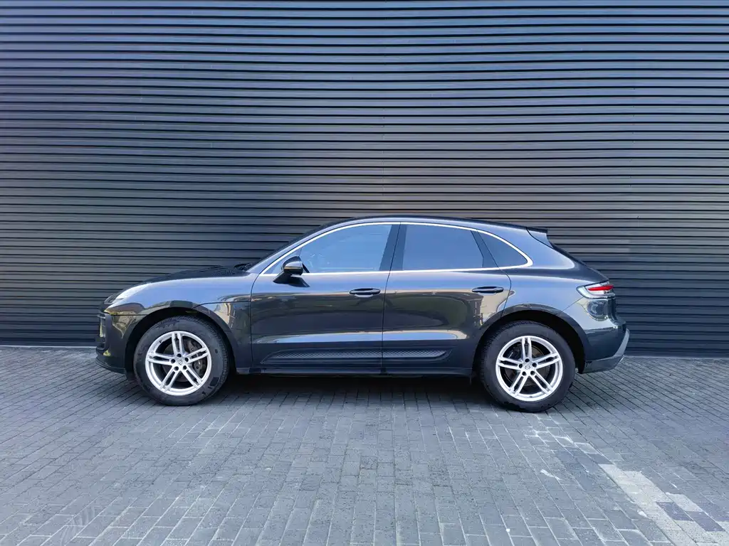 Porsche Macan 2023 — фото 1