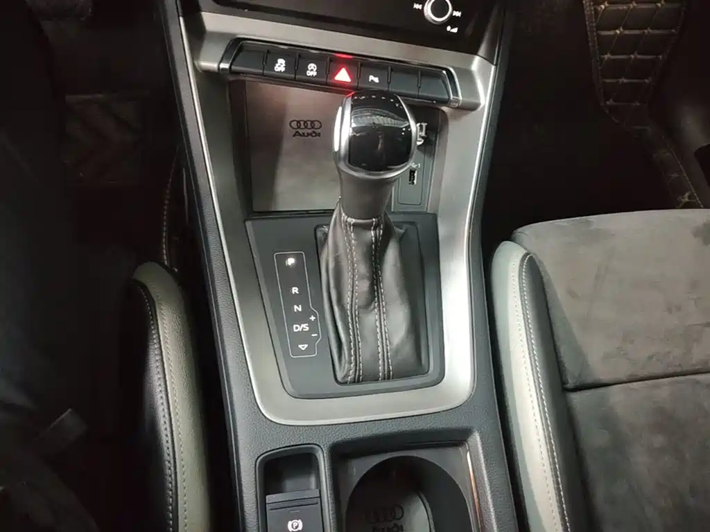 Audi Q3 2020 — фото 14