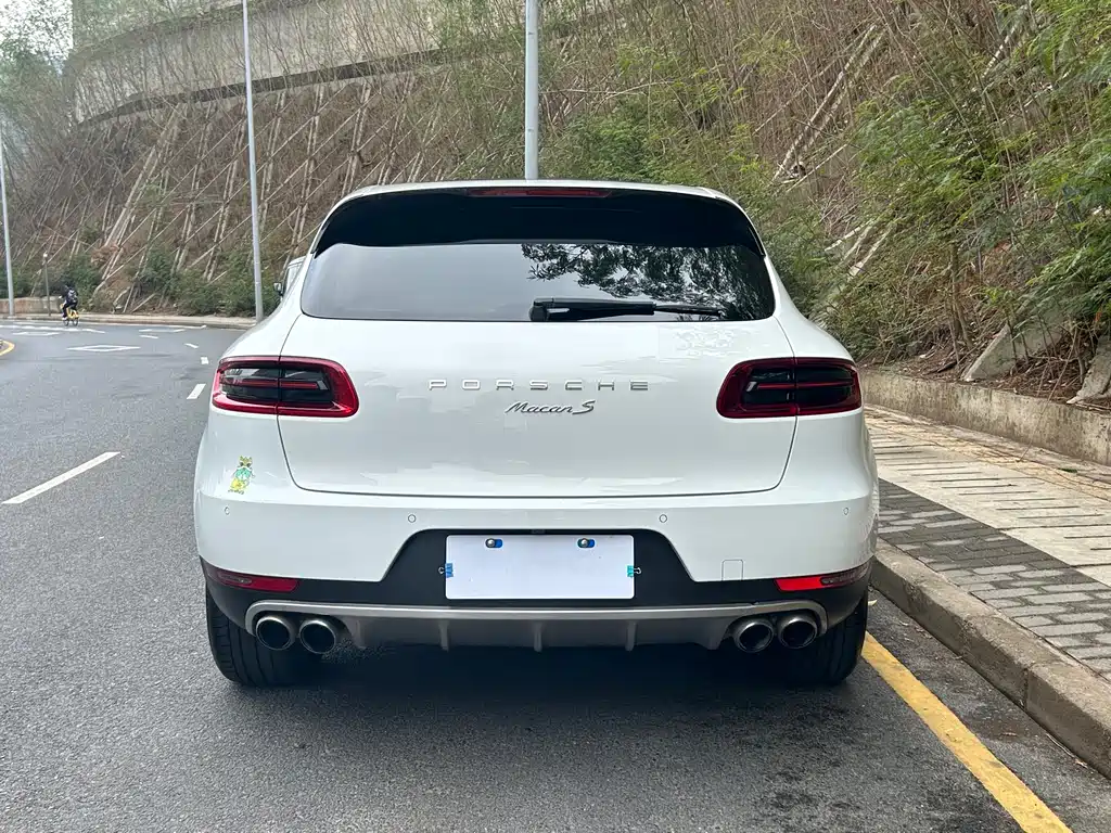 Porsche Macan 2016 — фото 12