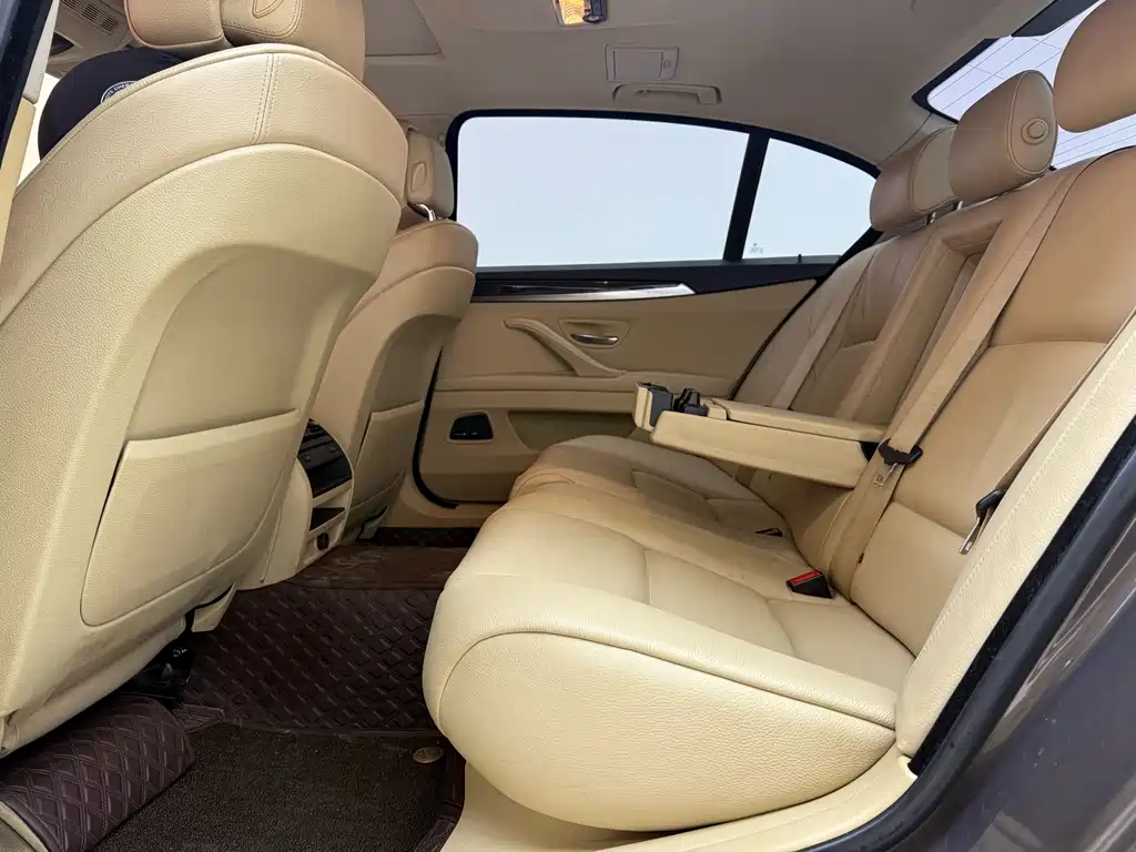 BMW 5 Series 2013 — фото 16