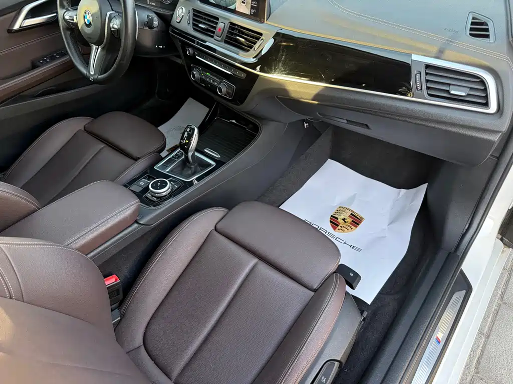 BMW 1 Series 2020 — фото 11
