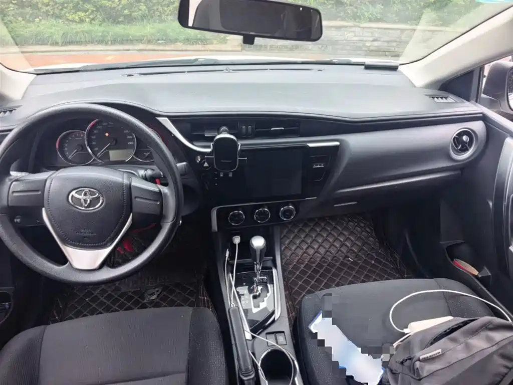 Toyota Corolla 2017 — фото 10