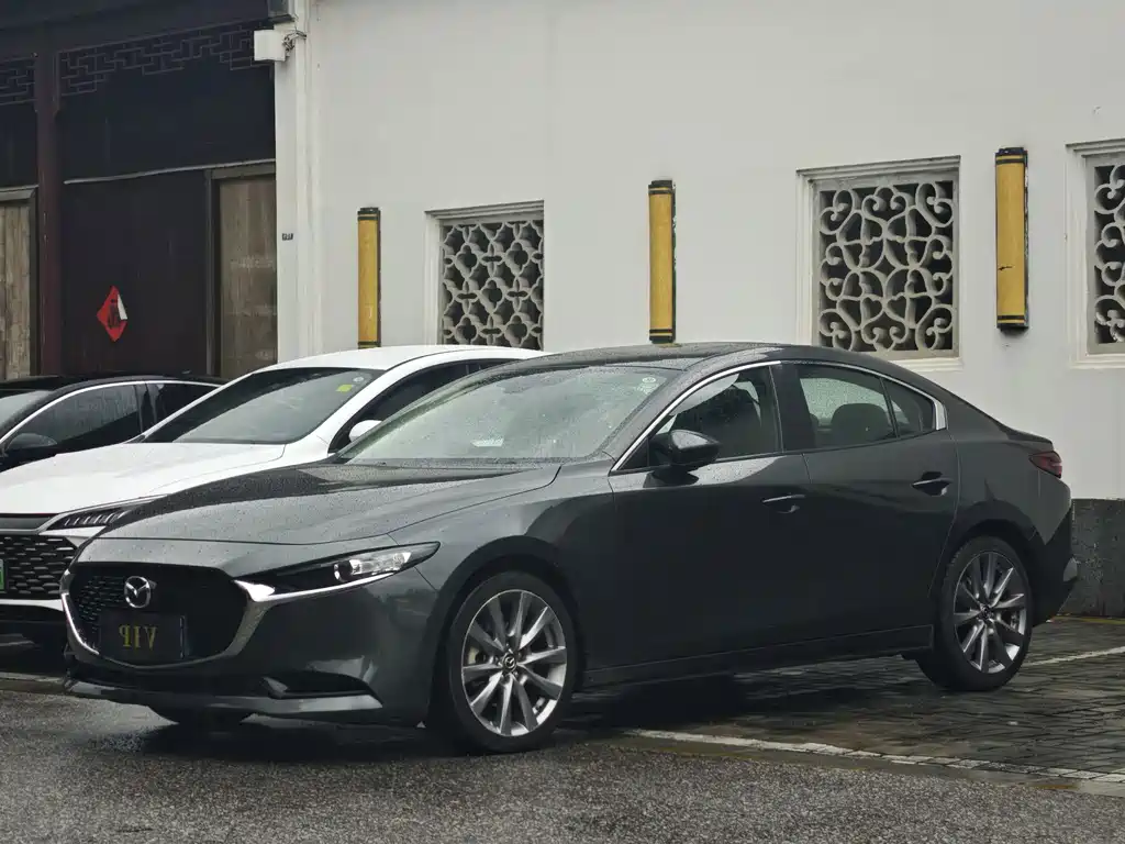 Mazda 3 Axela 2021