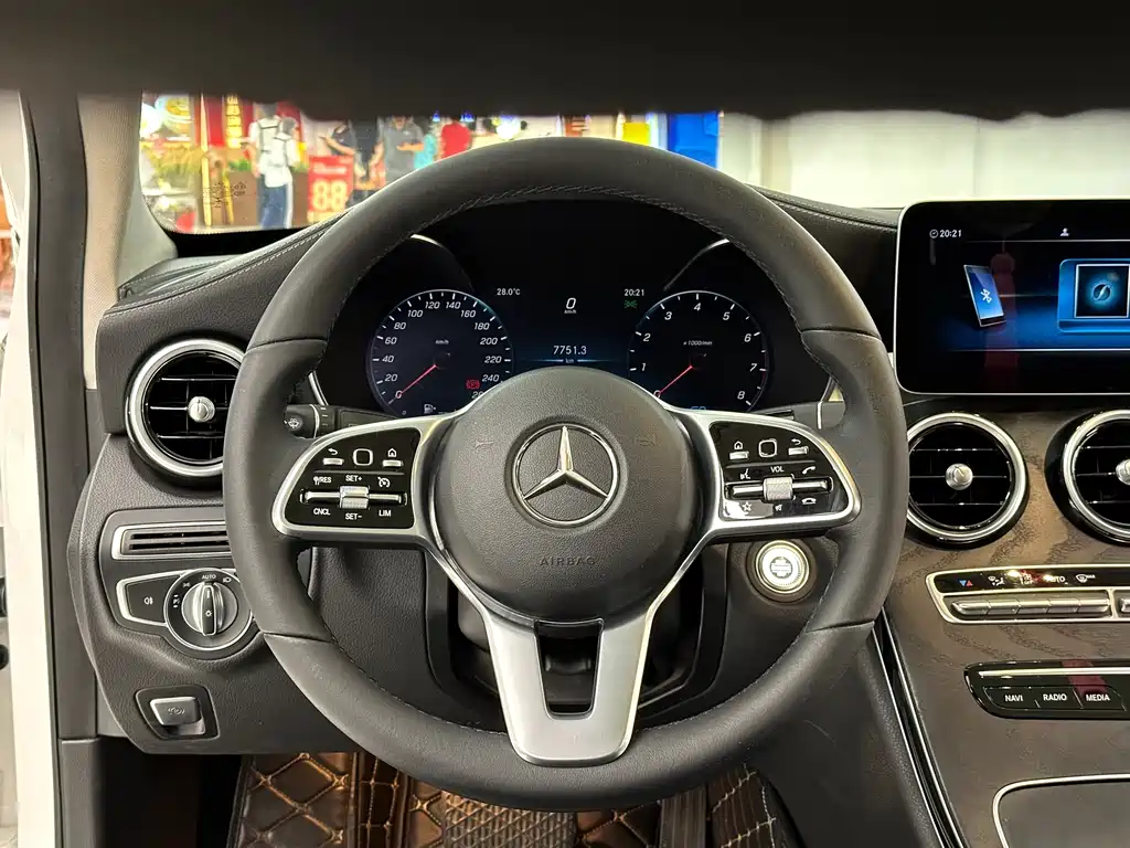 Mercedes-Benz C-Class 2019 — фото 16