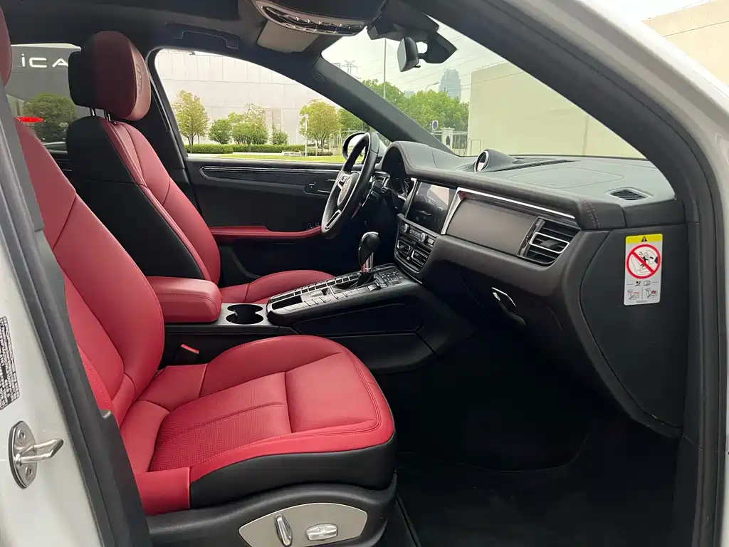 Porsche Macan 2019 — фото 14