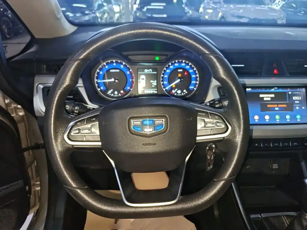 Geely Vision X3 2020 — фото 11