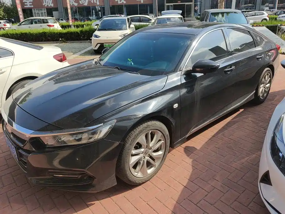 Honda Accord 2018 — фото 1