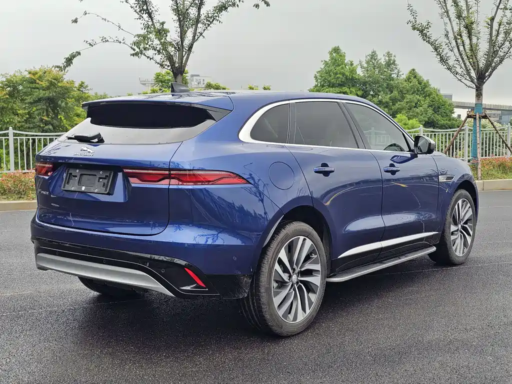 Jaguar F-PACE 2022 — фото 11
