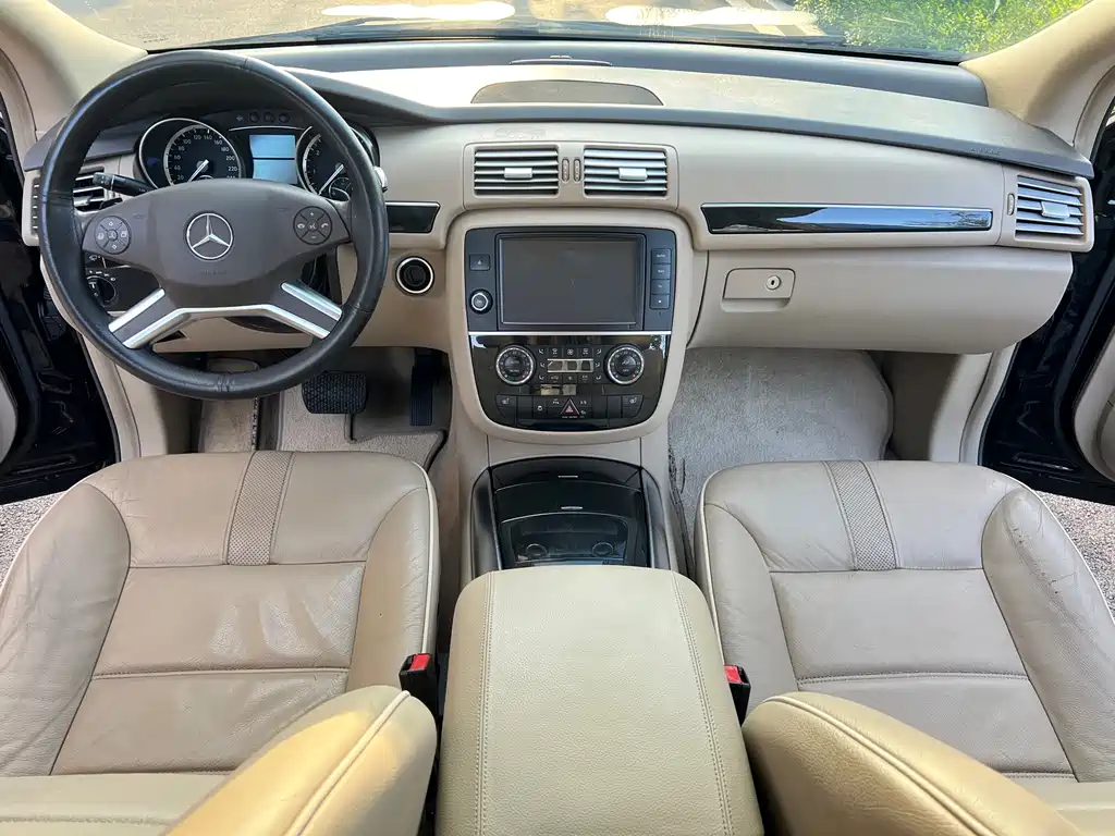 Mercedes-Benz R-Class 2017 — фото 12