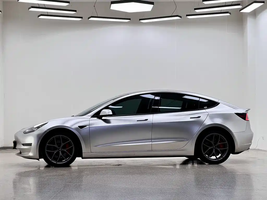 Tesla Model 3 2023 — фото 4