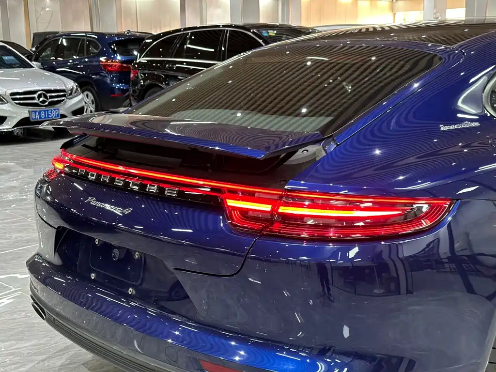 Porsche Panamera 2021 — фото 11