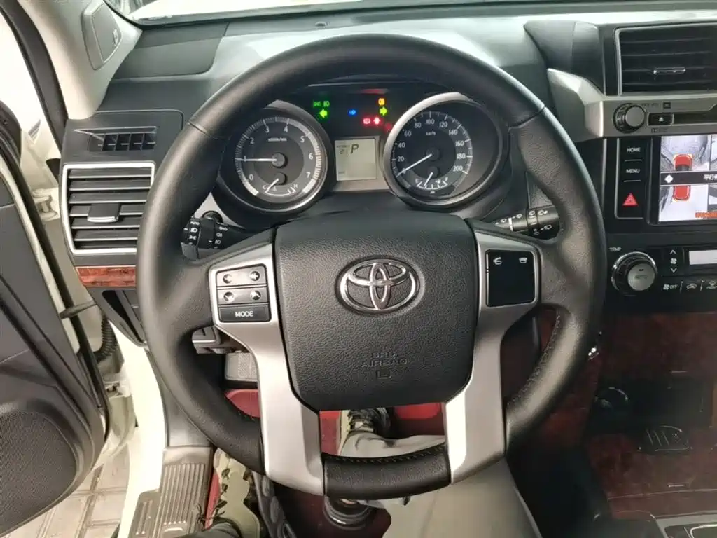 Toyota Prado 2016 — фото 11