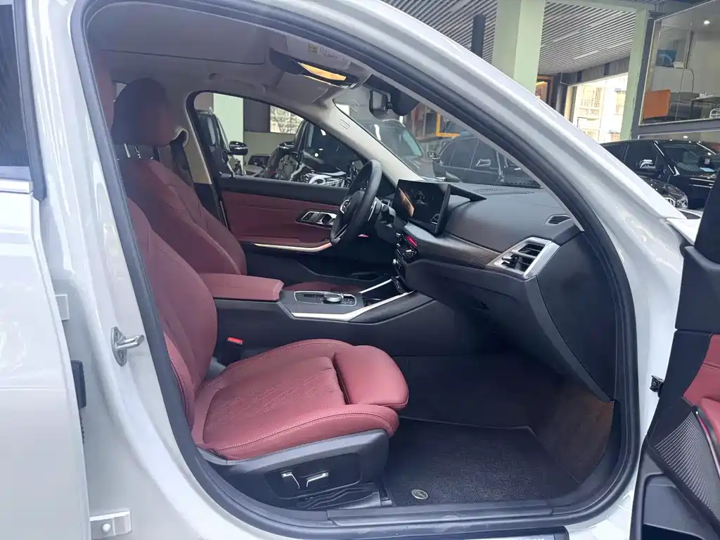 BMW 3 Series 2025