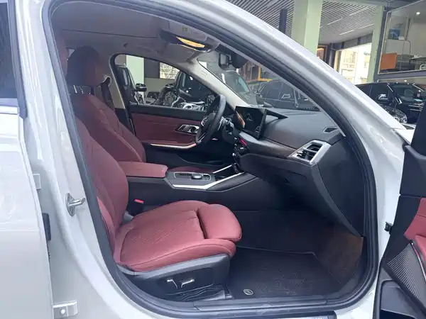 BMW 3 Series 2025