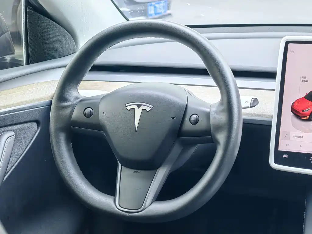 Tesla Model Y 2022 — фото 21