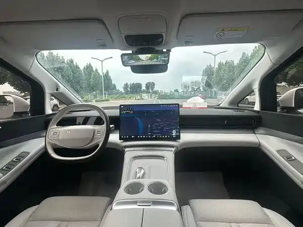 XPeng X9 2024