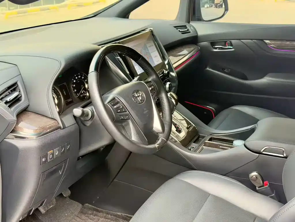 Toyota Vellfire 2023 — фото 4