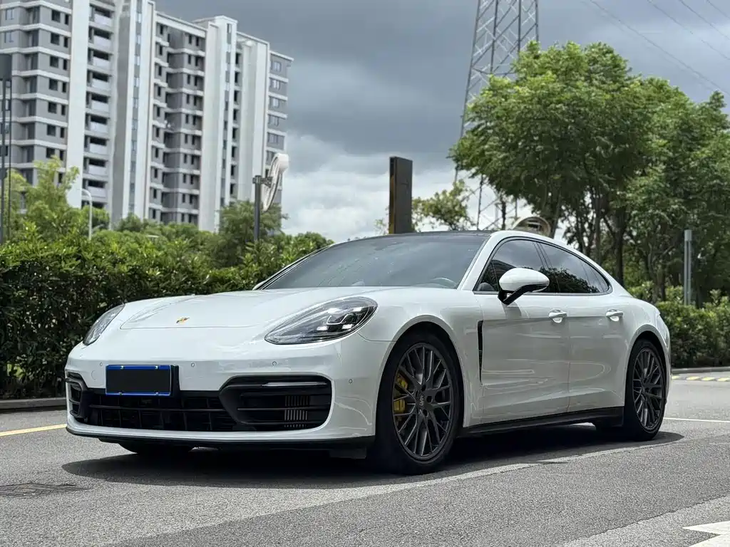 Porsche Panamera 2021 — фото 1