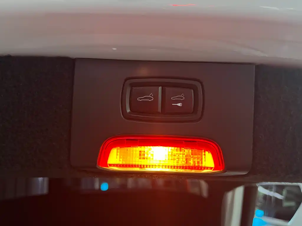 Porsche Cayenne 2017 — фото 18