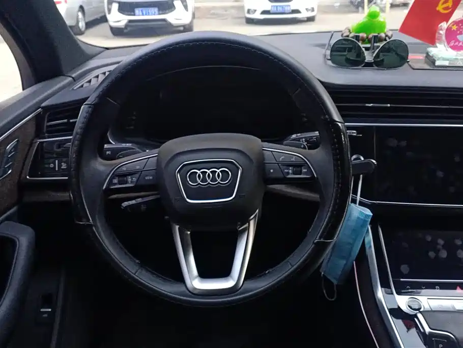 Audi Q7 2021 — фото 15