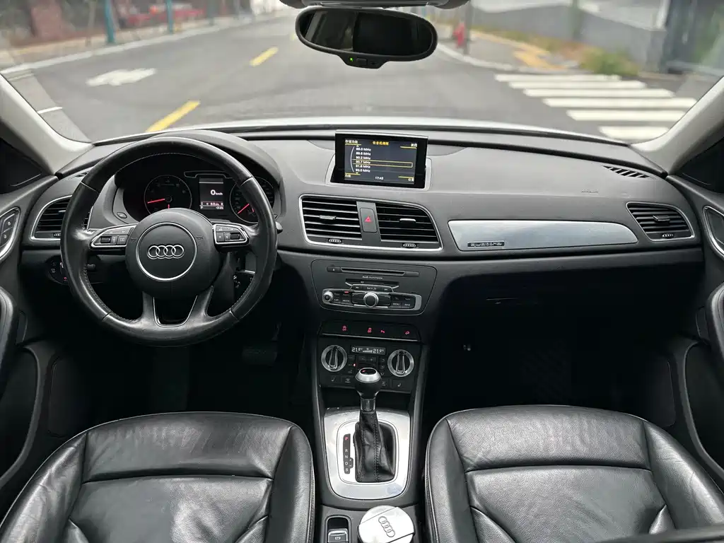 Audi Q3 2015 — фото 17