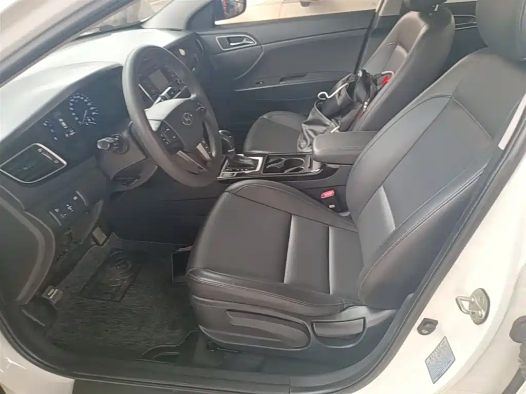 Hyundai Mistra 2015 — фото 15