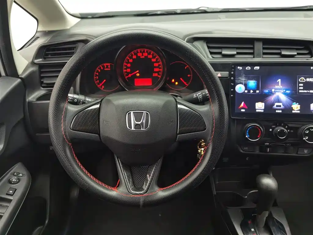 Honda Fit 2018 — фото 11
