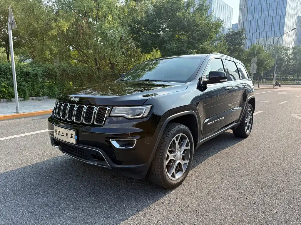 Jeep Grand Cherokee 2020 — фото 1